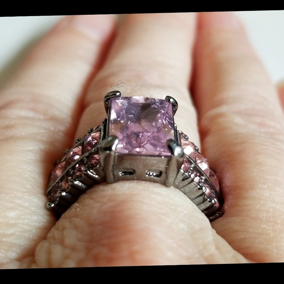 Pink Saphire Emerald cut gemstone, gunmetal ring size 6, PRICE REDUCED! - Picture 10 of 13